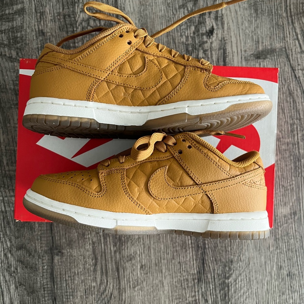 Women’s Nike dunk low quilted wheat